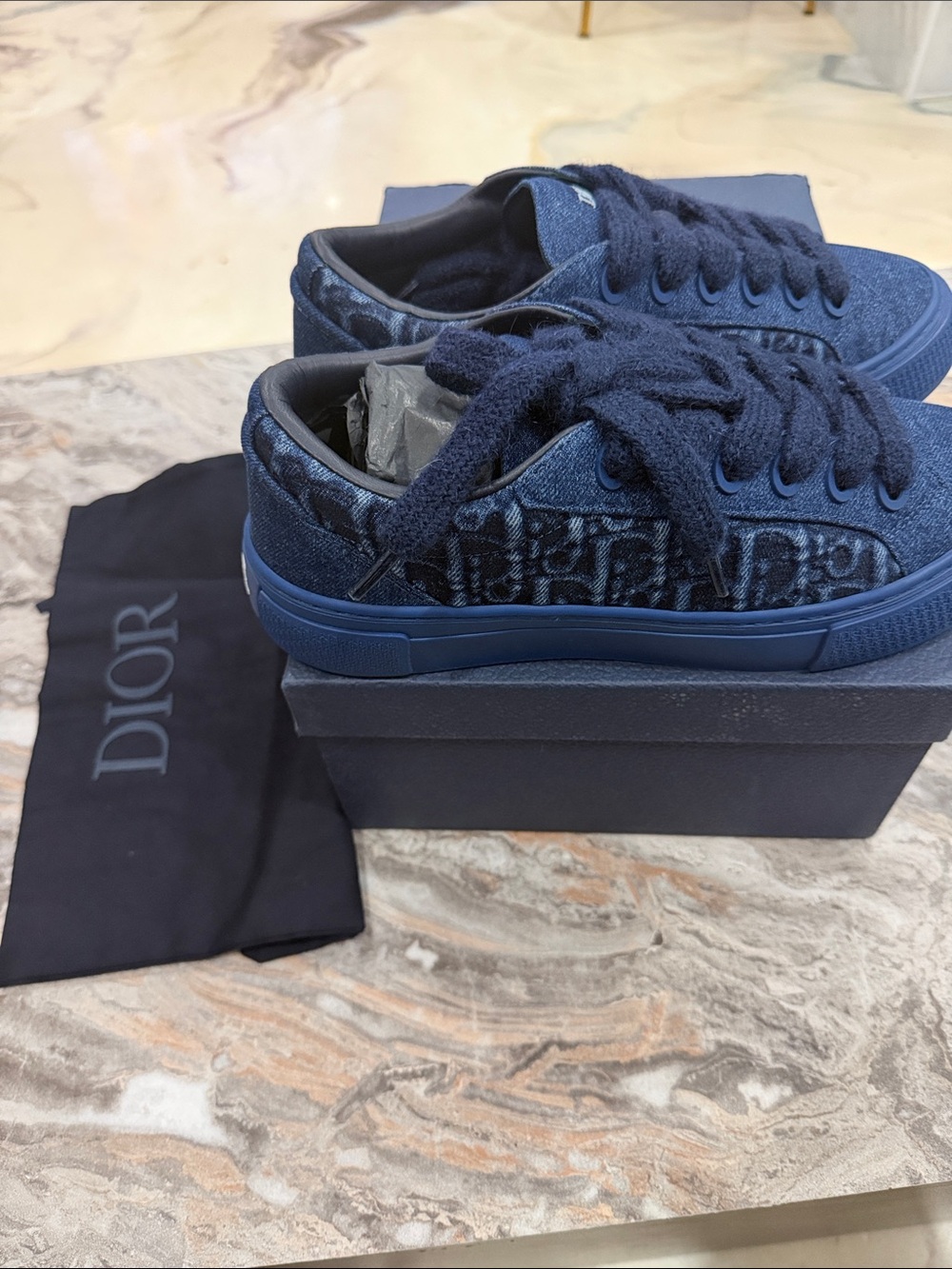 AUTHENTIC Dior Menโs Navy Blue Low-Top Sneakers with Dior Oblique JacquardUNWORN